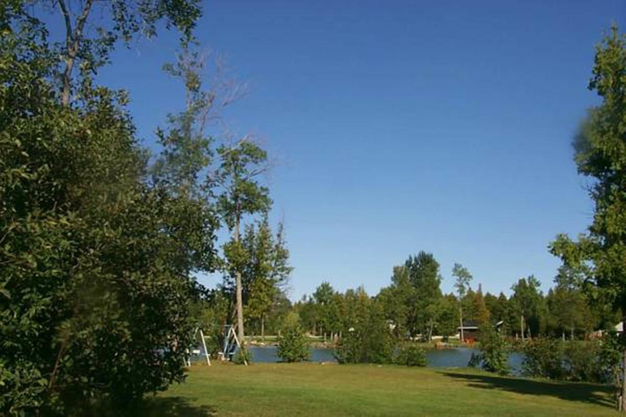Wee Point Resort Manitowaning Екстериор снимка