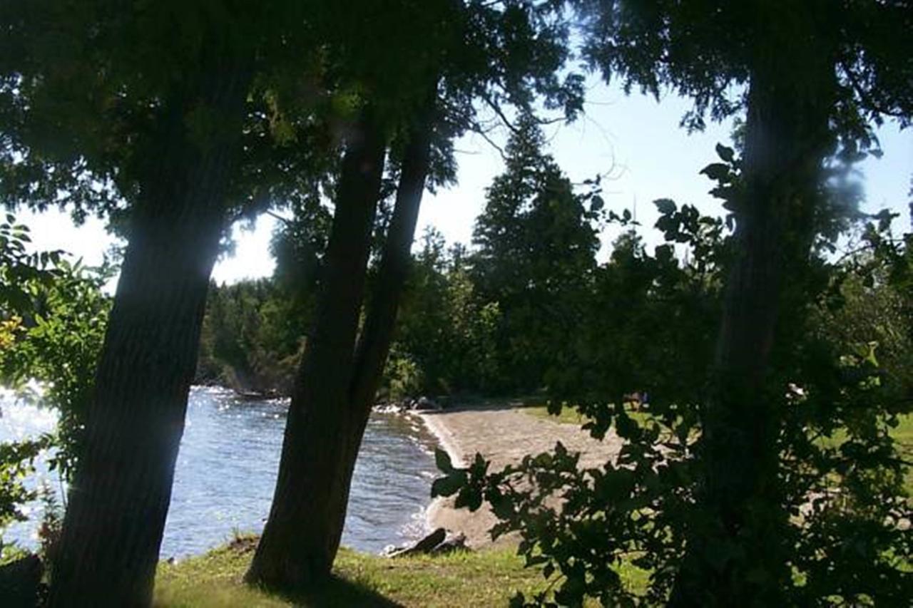 Wee Point Resort Manitowaning Екстериор снимка